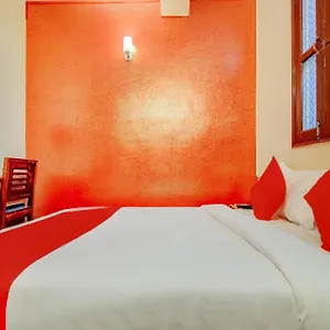 Oyo Flagship Jhankar Road Hotel